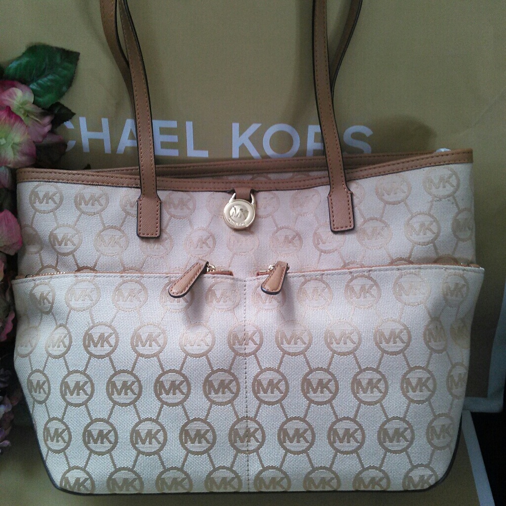 Michael Kors jet set tote