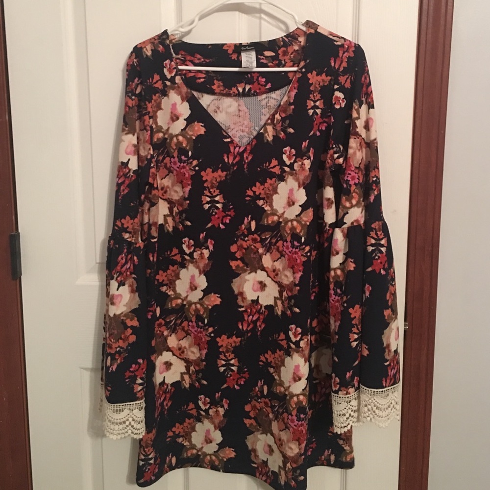 Floral dress never worn