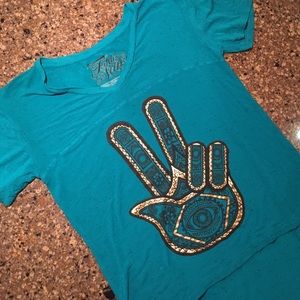 🎉HP🎉 Vibrant hamsa tee