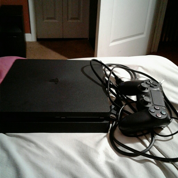 PlayStation 4 including games - Picture 1 of 2