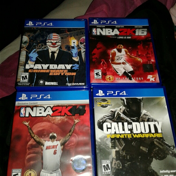 PlayStation 4 including games - Picture 2 of 2