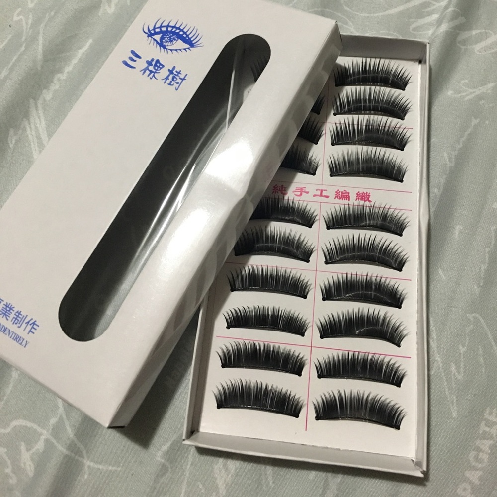 False lashes #037 - Picture 2 of 5