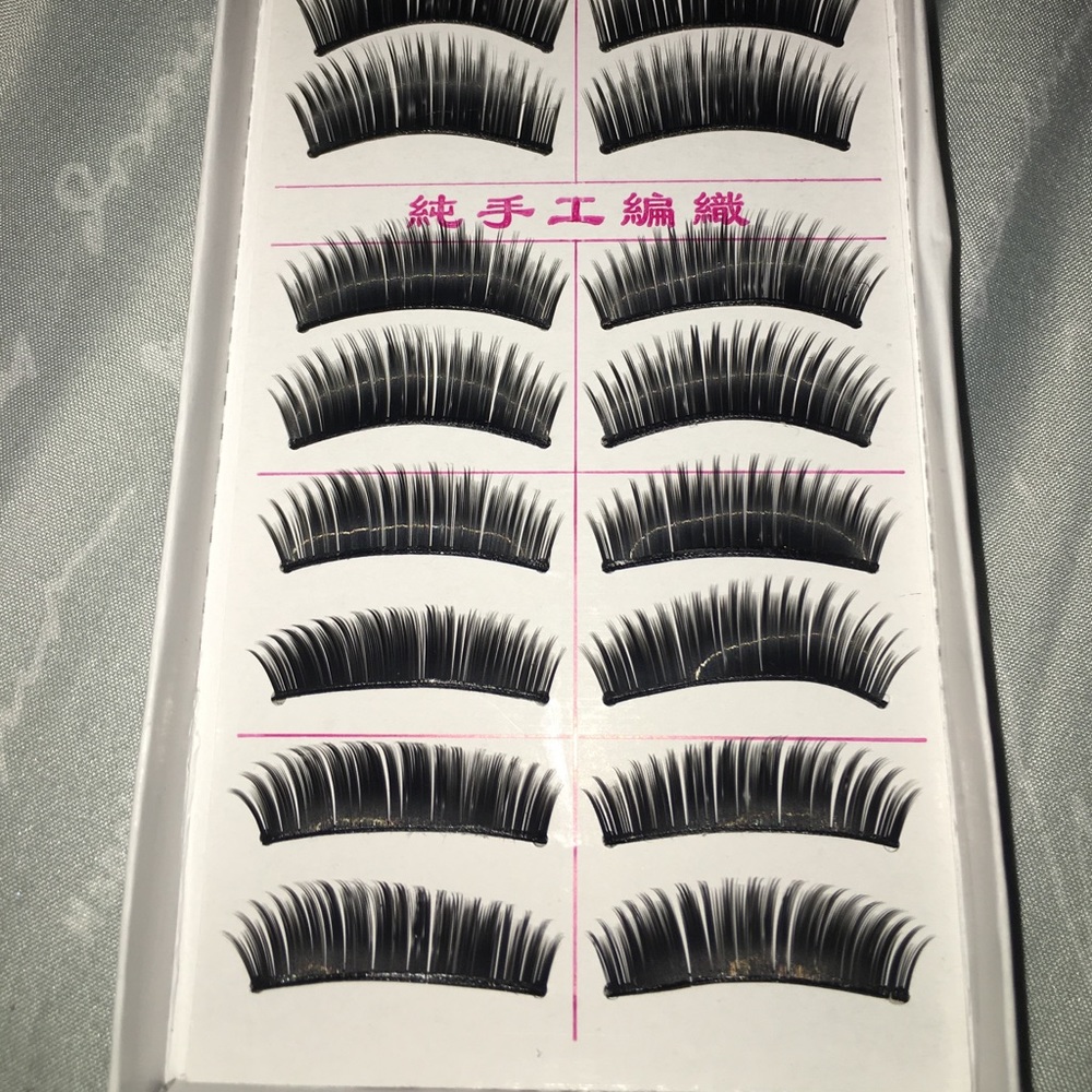 False lashes #037 - Picture 3 of 5