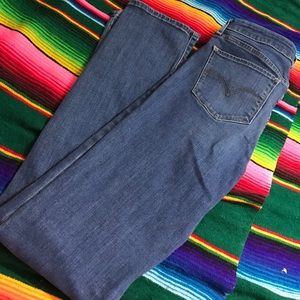 Straight leg Levi's jeans size 28