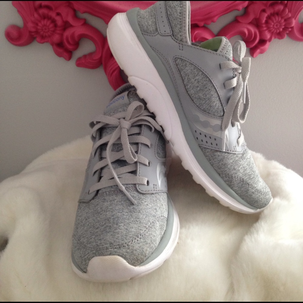 Saucony Kineta rely women's sz7.5