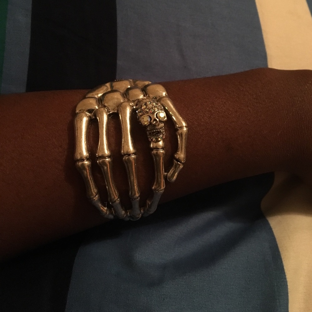 Skull arm cuff