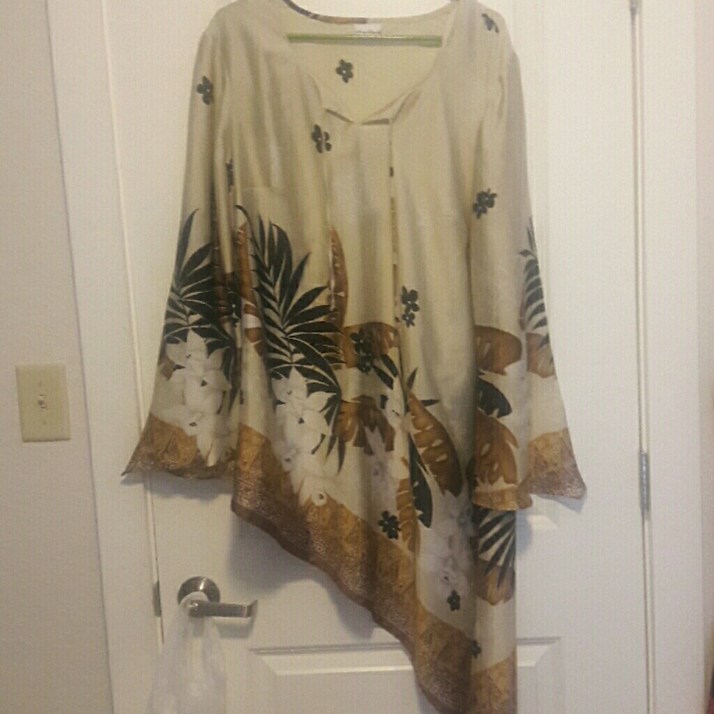 Top - Picture 2 of 2