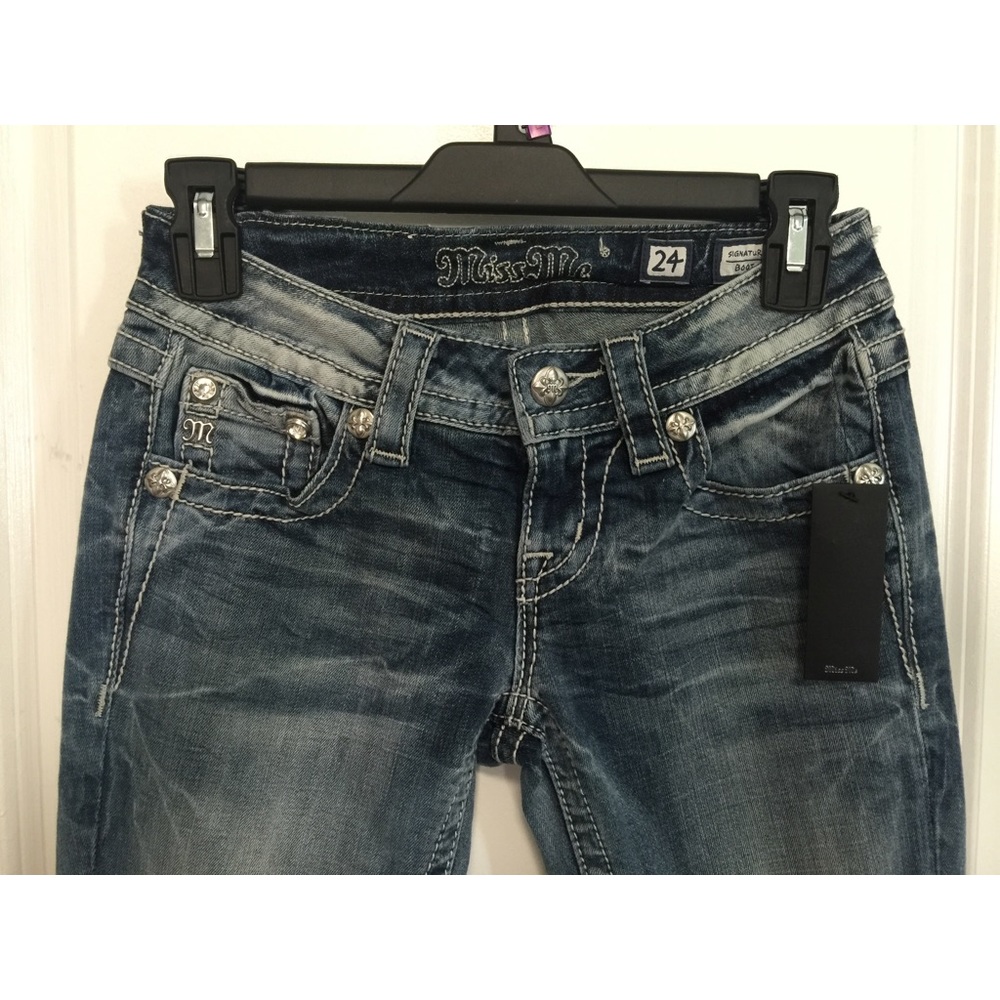 SOLD📌Miss Me Jeans Light Wash Signature Boot Cut - Picture 2 of 7