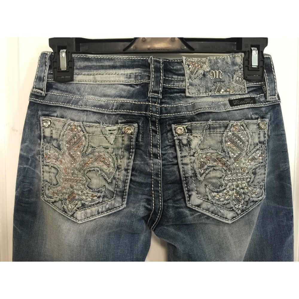 SOLD📌Miss Me Jeans Light Wash Signature Boot Cut - Picture 5 of 7