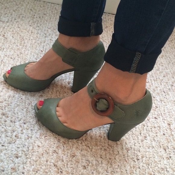 Frye Kelsey ankle strap - Picture 2 of 5