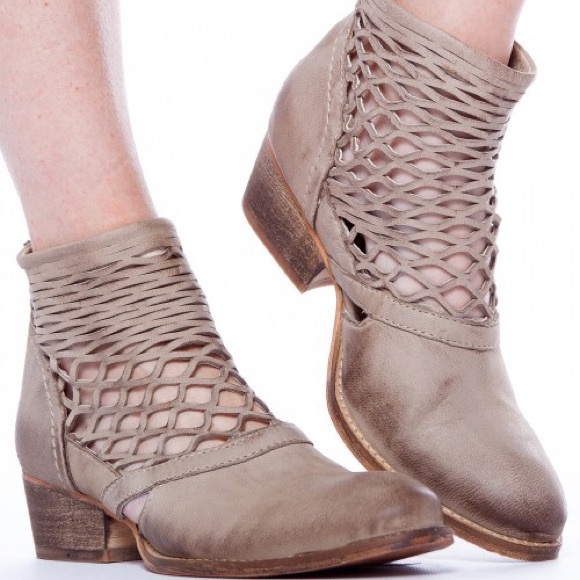 rebels ankle boots