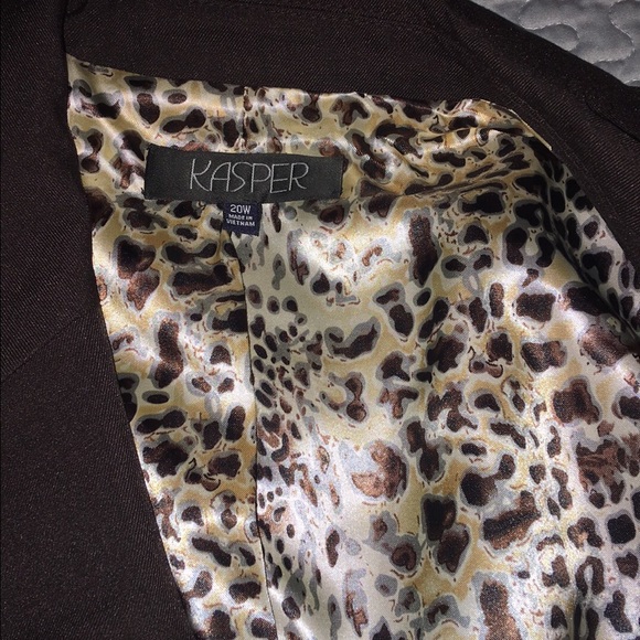 Gorgeous chocolate blazer with animal print lining - Picture 2 of 2