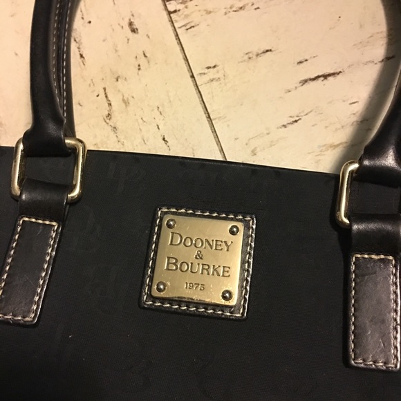 Dooney & Bourke purse! - Picture 2 of 4