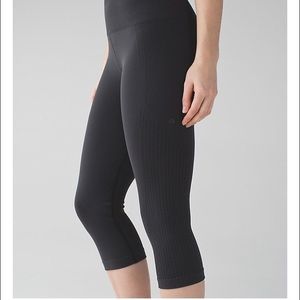 NWT Lululemon crops
