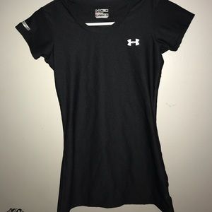 under armour super comfy black T.