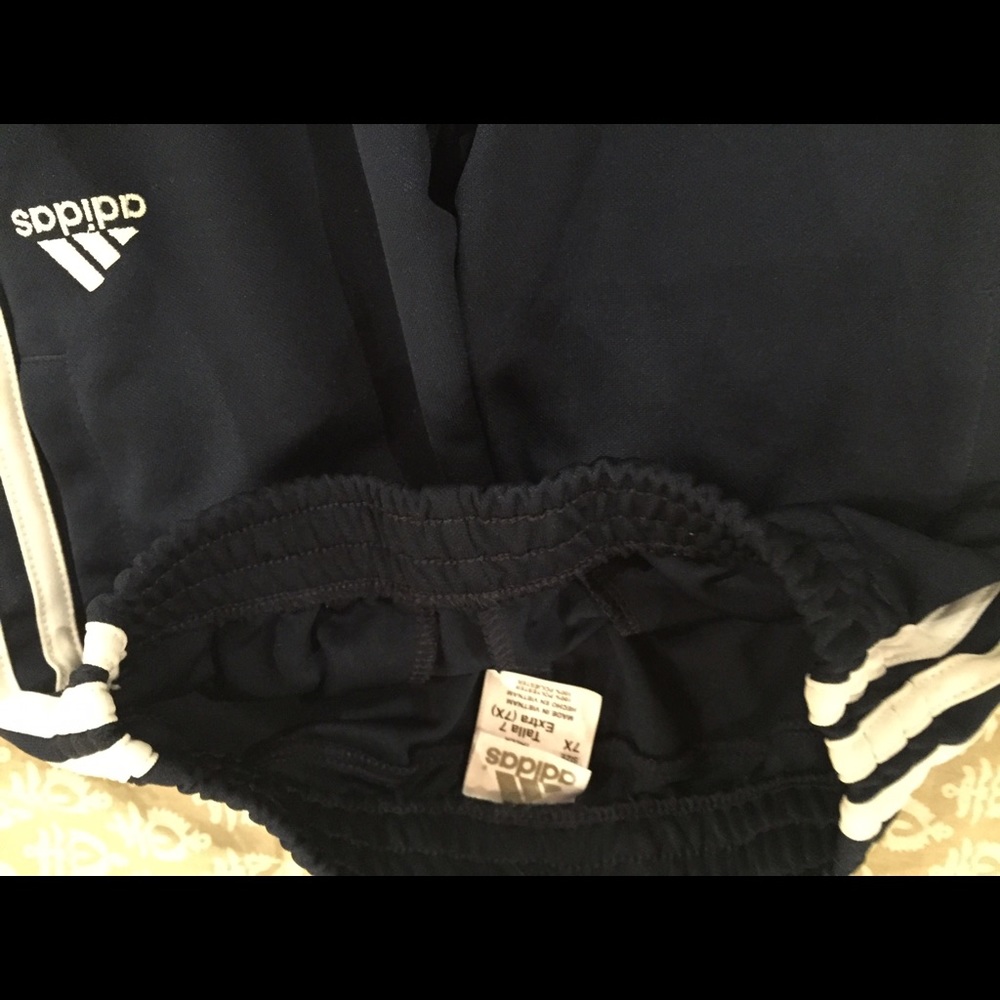 Adidas Boys shell bottoms. - Picture 3 of 4