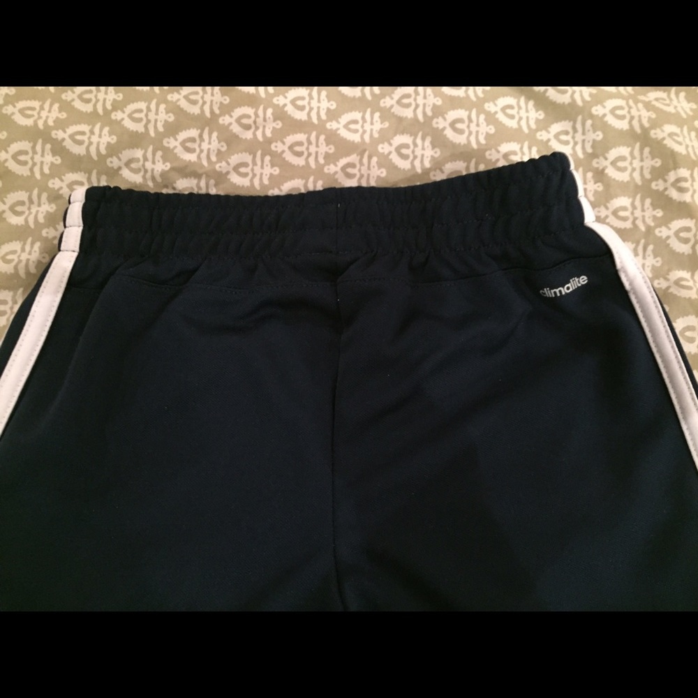 Adidas Boys shell bottoms. - Picture 4 of 4