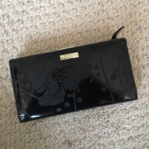 NWOT black floral kate spade wallet