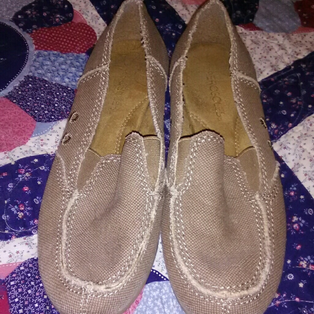 Non slip Aerosoles shoes