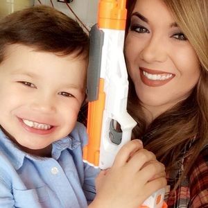 Meet your Posher, Kayla