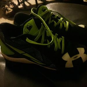 Size 1 youth baseball cleats