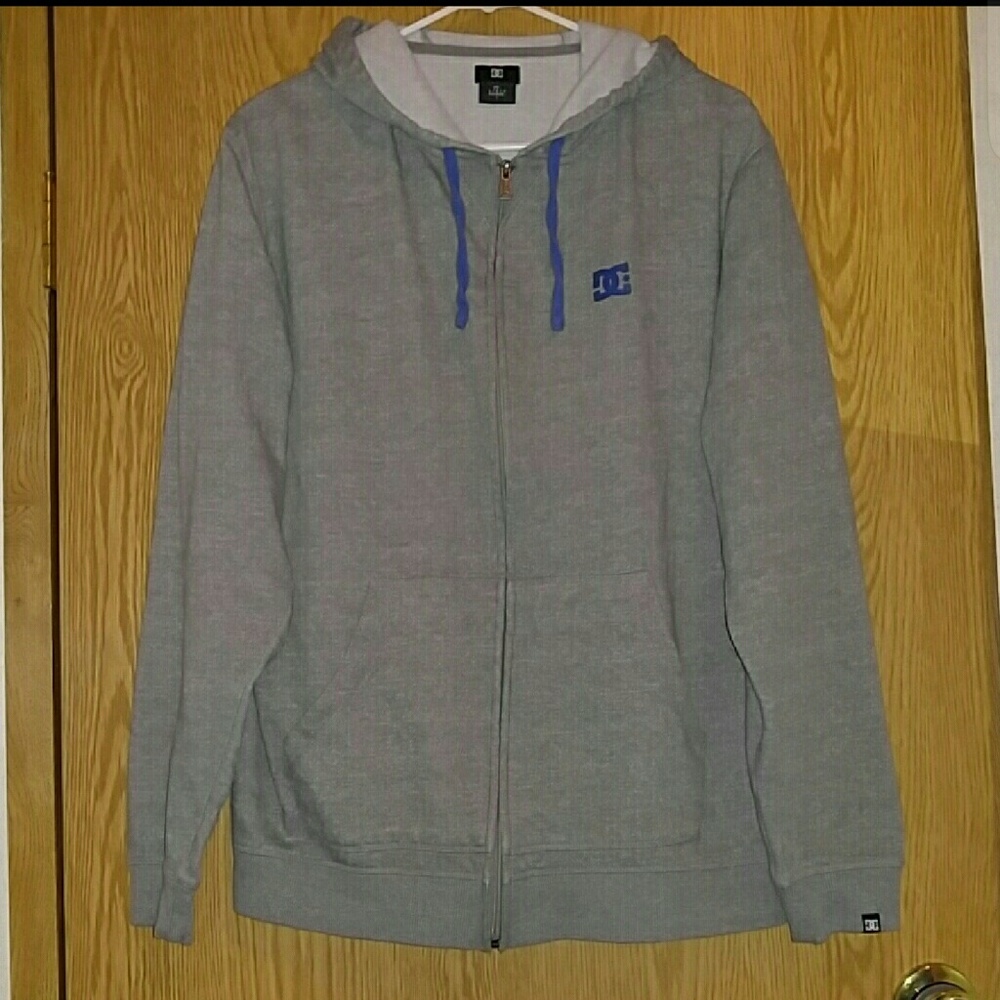 MEN'S DC SWEATSHIRT! LARGE