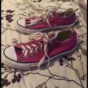 Magenta Converse size 5 men's 7 in women's
