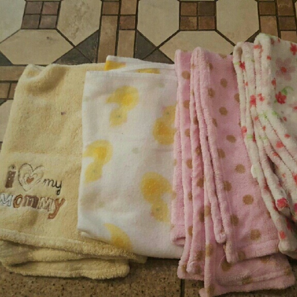 NB clothes bundle - Picture 3 of 4