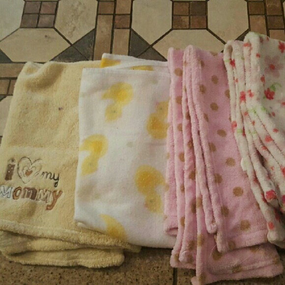 NB clothes bundle - Picture 3 of 4