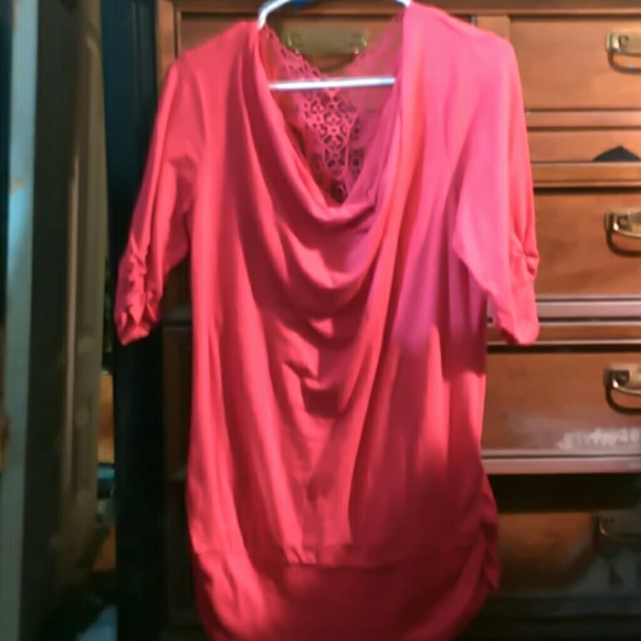 Beautiful coral colored shirt - Picture 1 of 4