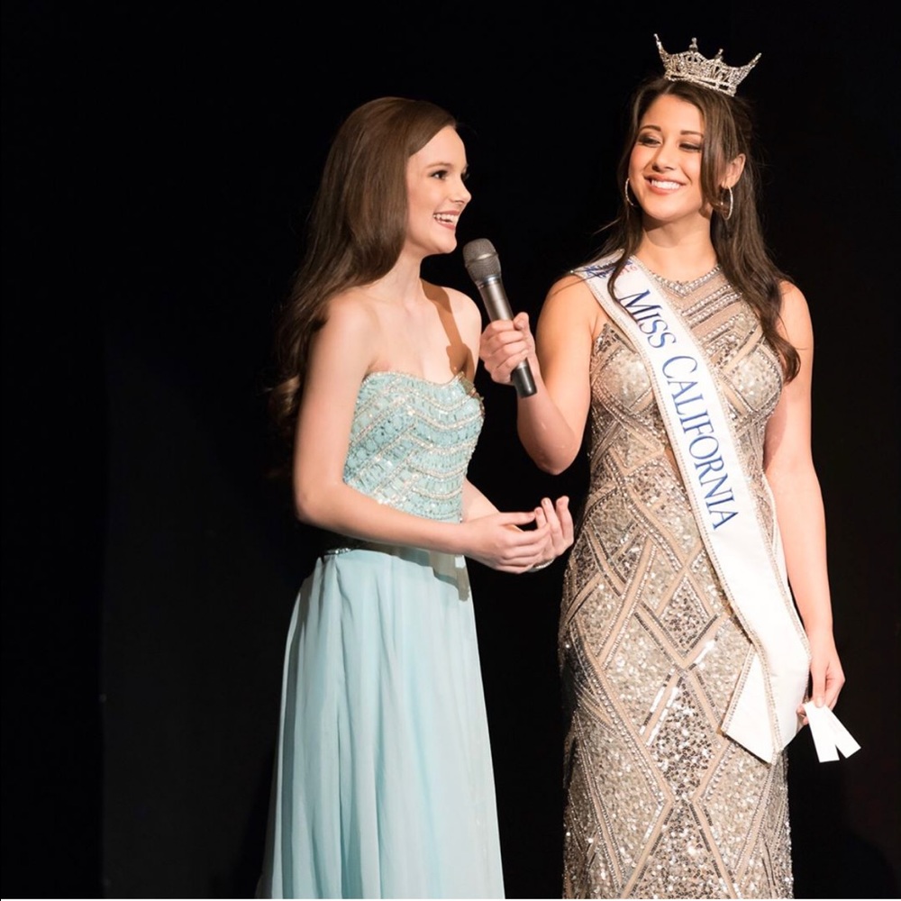 Beautiful Tony Bowls prom dress only worn once