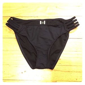 Like new Guess hi-leg bikini bottom