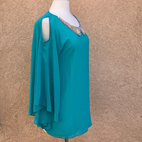Turquoise Cold Shoulder Top❤️ - Picture 4 of 5