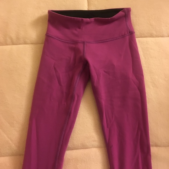 black Lululemon REVERSIBLE leggings - Picture 3 of 4