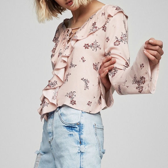 ✂️CLEARANCE | Floral Bell Top - Picture 2 of 7