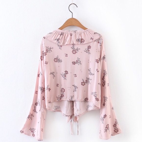 ✂️CLEARANCE | Floral Bell Top - Picture 5 of 7