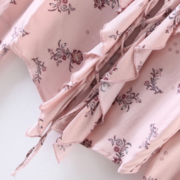 ✂️CLEARANCE | Floral Bell Top - Picture 6 of 7