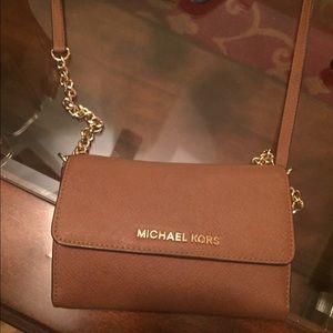 Michael kors crossbody purse! Excellent condition