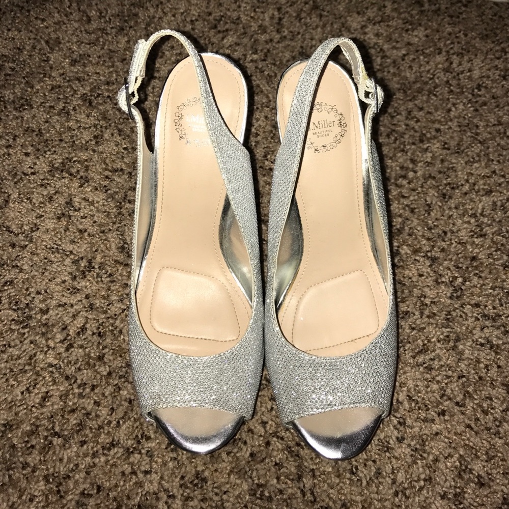 I. Miller silver sparkly heels