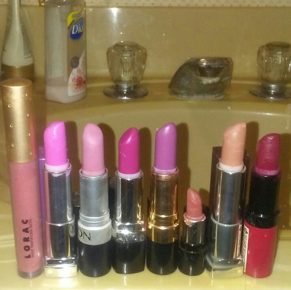 Complete needs set of lipstick 8 pieces