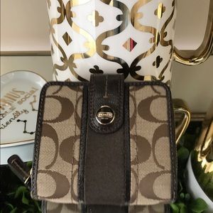 NBW signature tri -fold Coach wallet! Orig $129