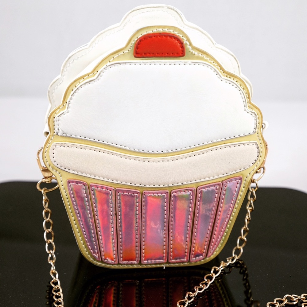 The cupcake purse