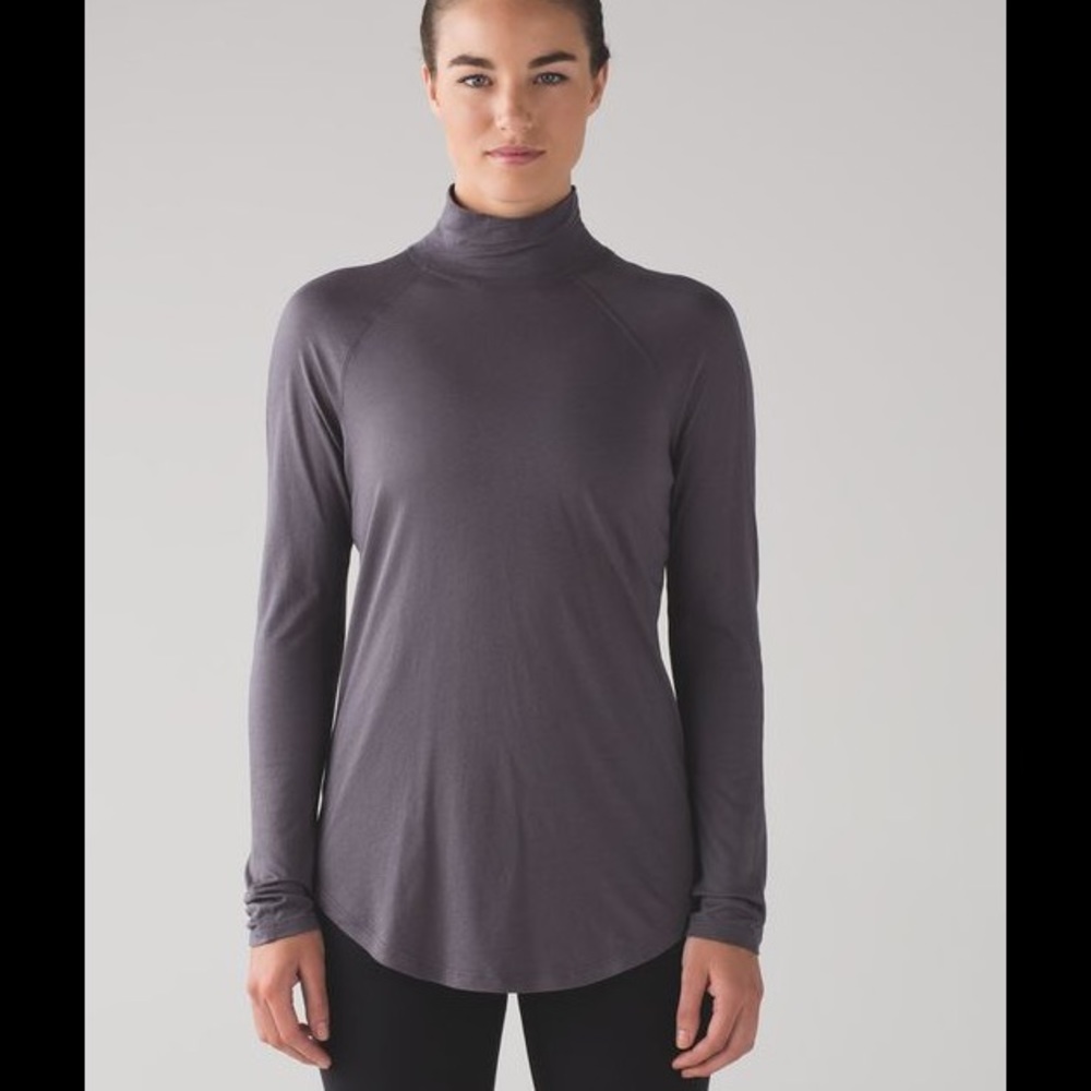 Lululemon locarno turtleneck 2 gray