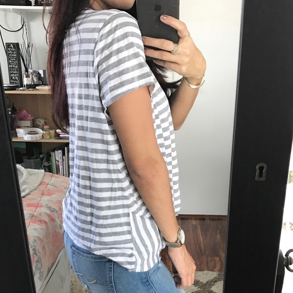 BOGO//CLEARANCE❣️LAST 1// Twist Front Striped Tee - Picture 4 of 7
