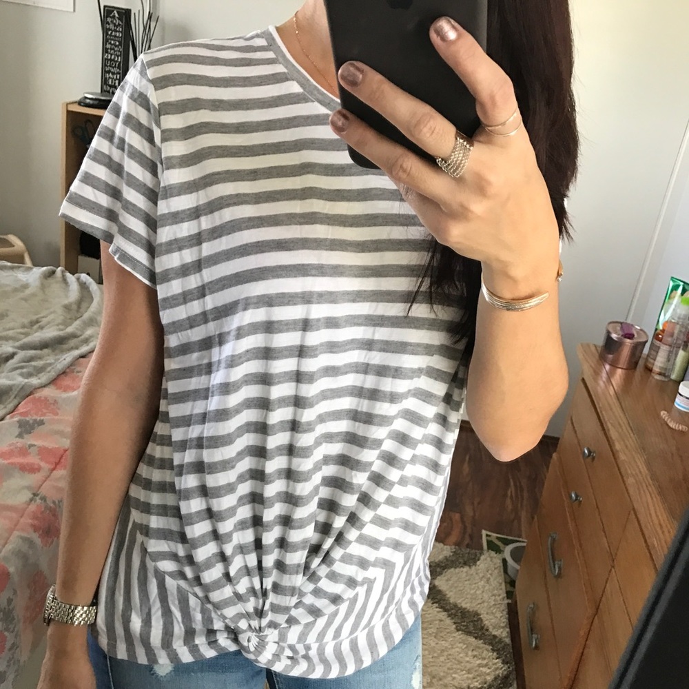 BOGO//CLEARANCE❣️LAST 1// Twist Front Striped Tee - Picture 5 of 7