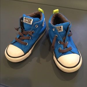Boys converse