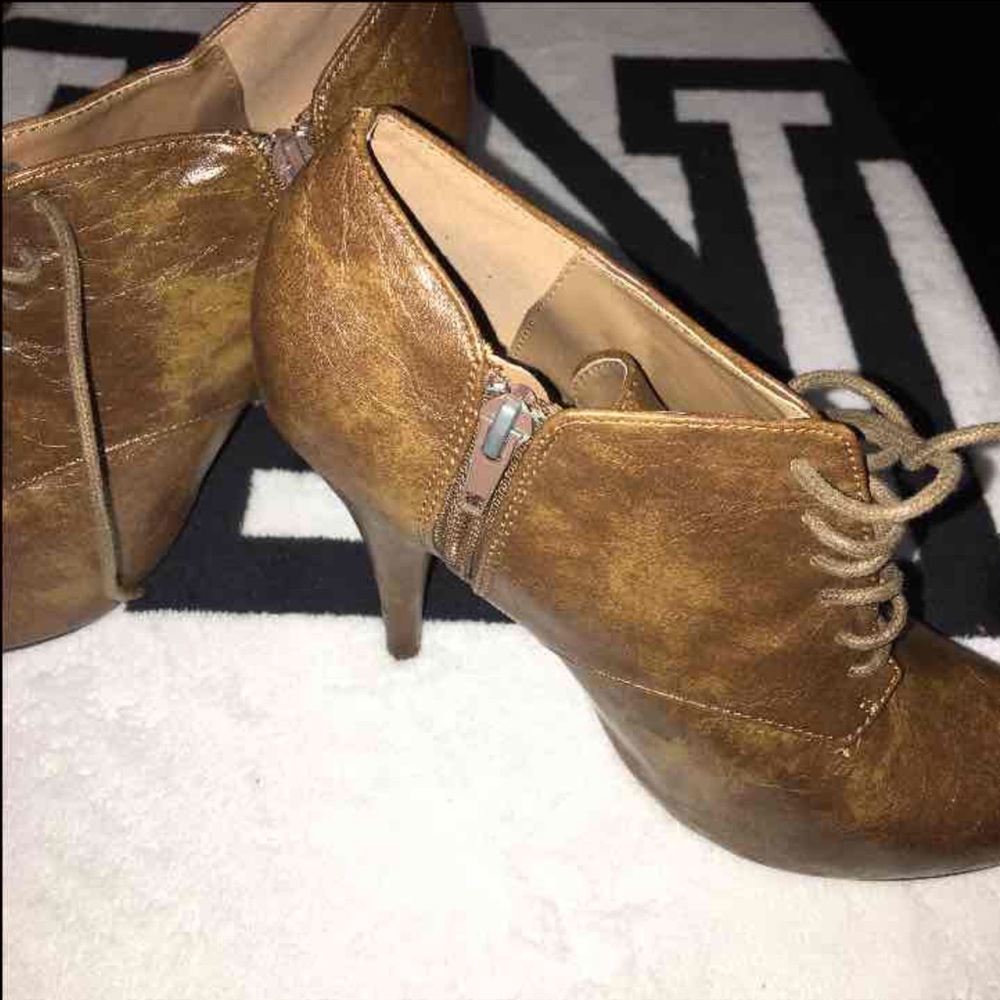 Gorgeous brown lace ups ankle heels