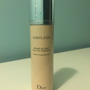 Dior Diorskin Airflash spray foundation, #302