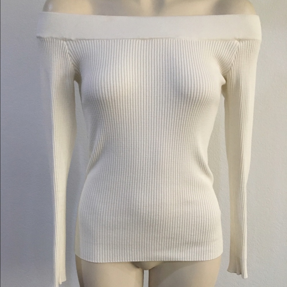GUESS off the shoulder