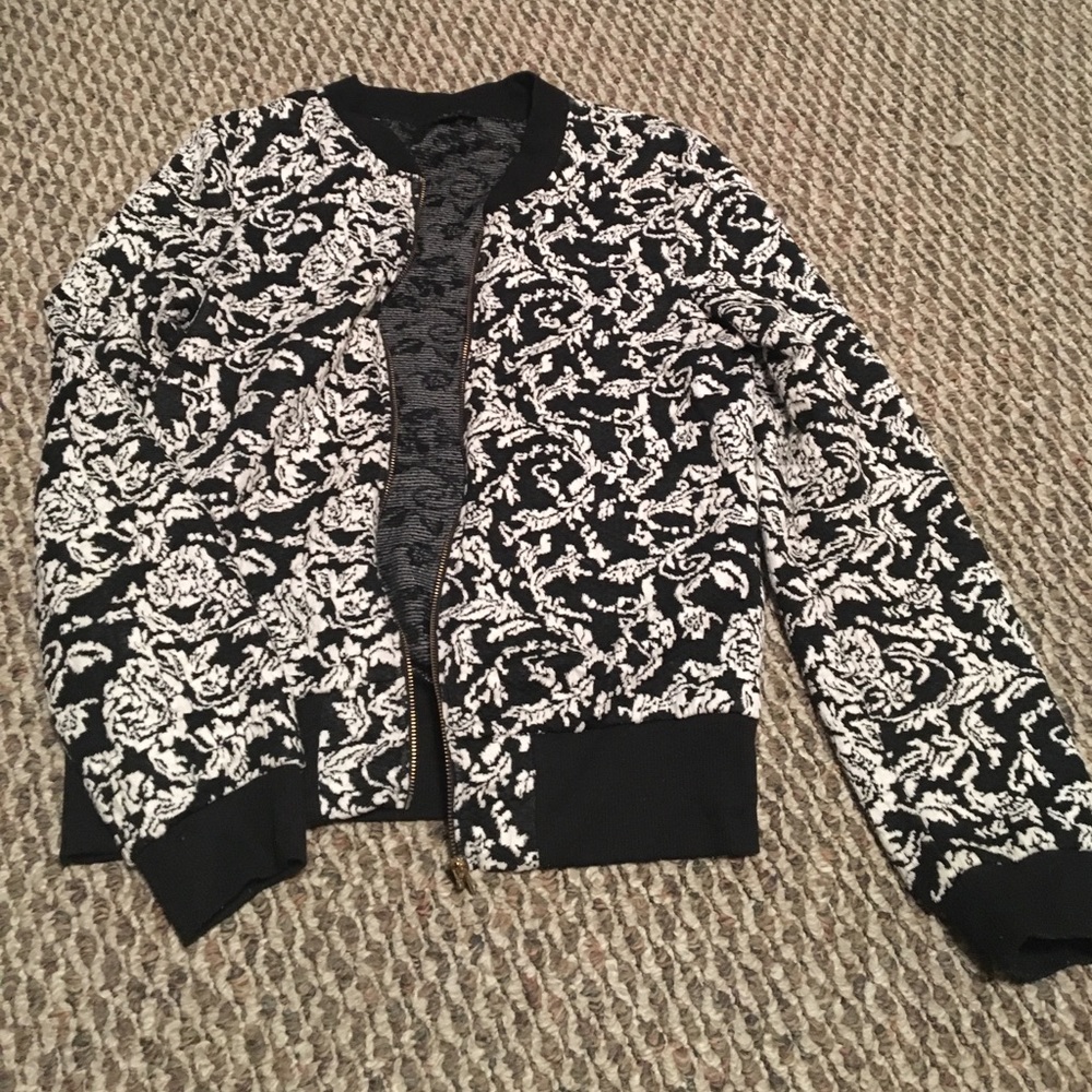 Black and white vintage floral jacket!